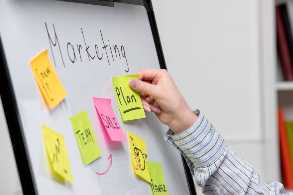 ETAN Groupe - Communication - agence de communication - agence de communicatio vienne - agence de communication lyon - community manager - commercial - formation réseaux sociaux
